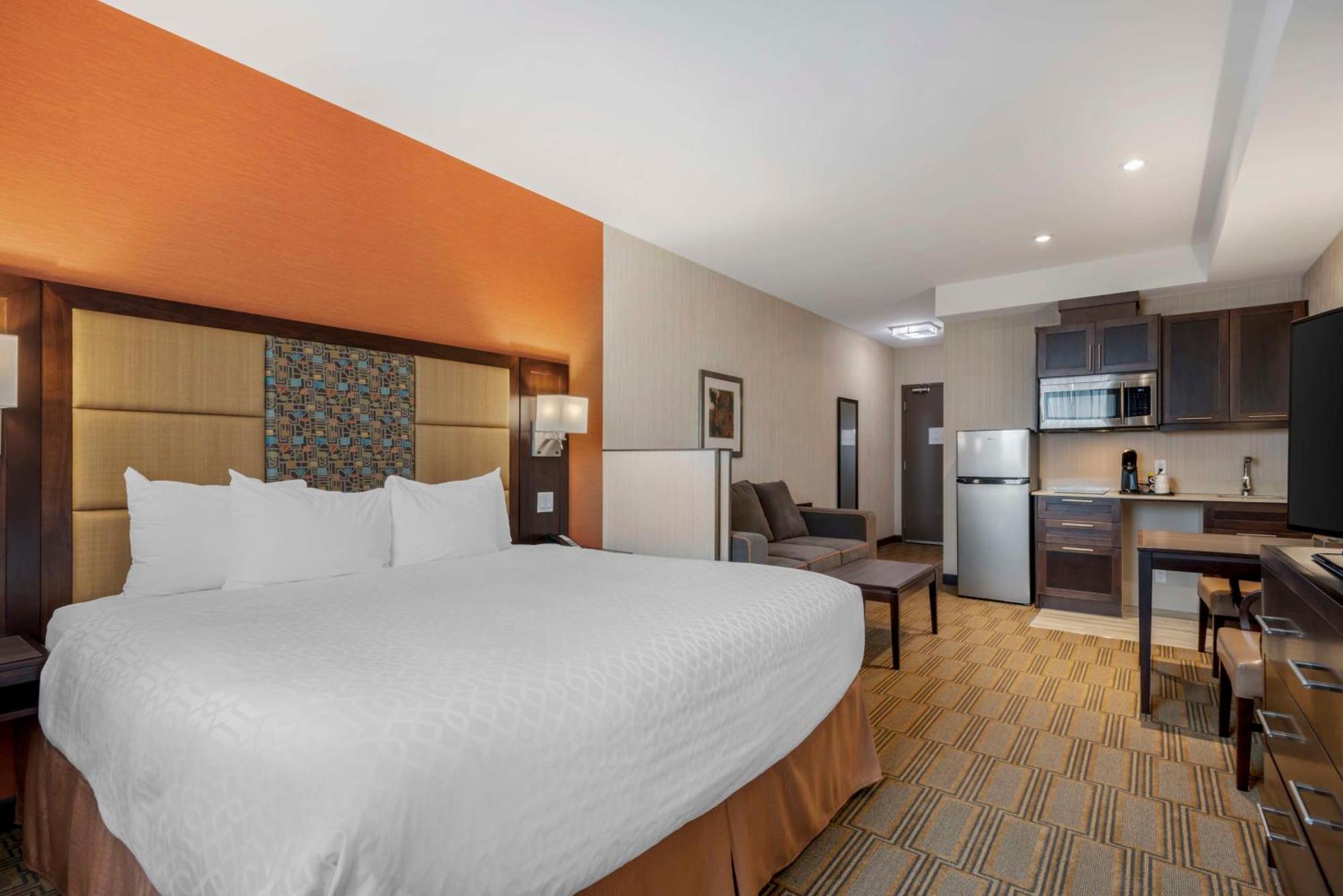 Best Western Plus Chateau Fort St. John Exterior photo