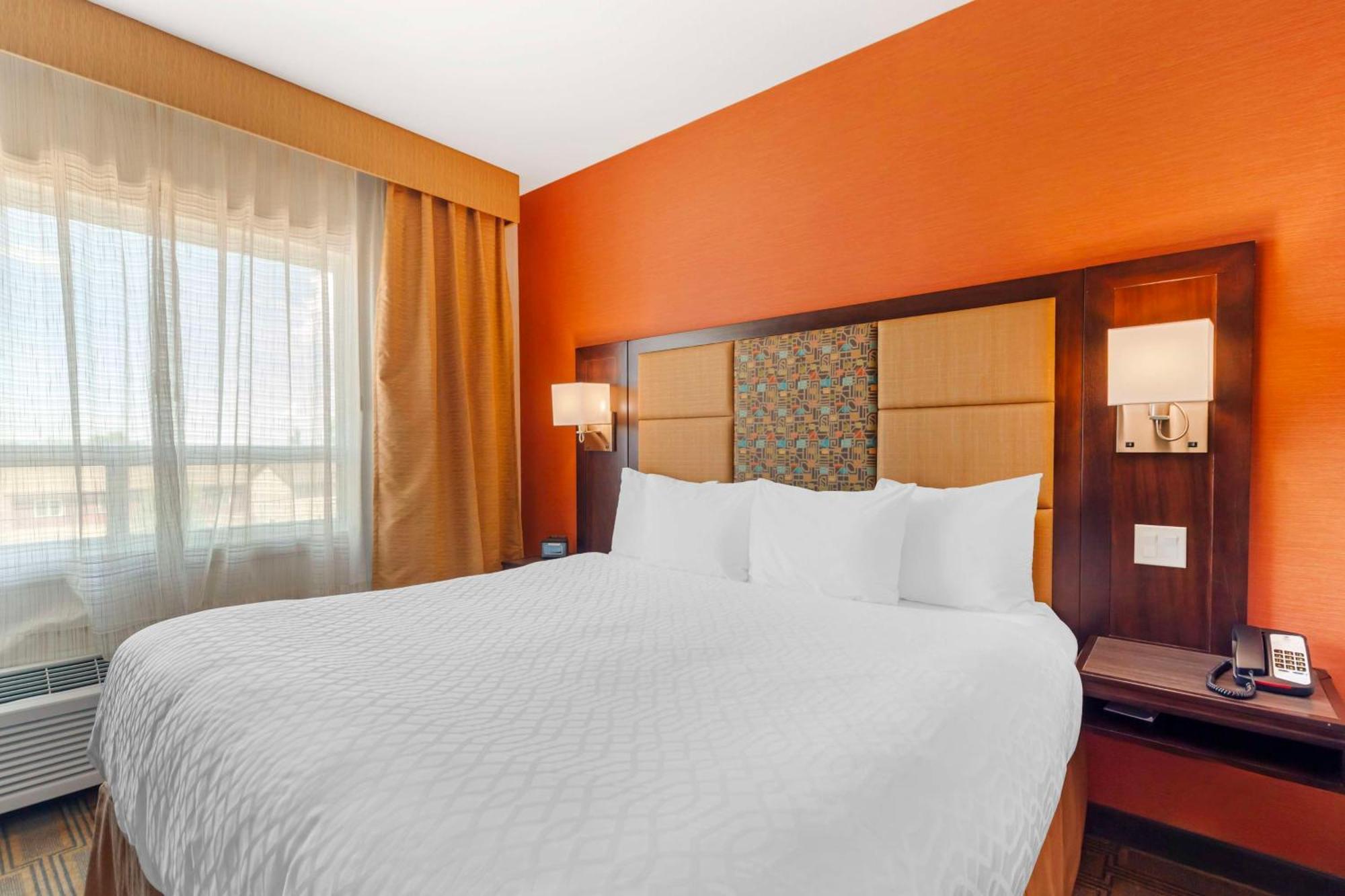 Best Western Plus Chateau Fort St. John Exterior photo